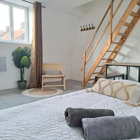 Duplex 300 Meters From Centre Metro Near Lille Διαμέρισμα *
